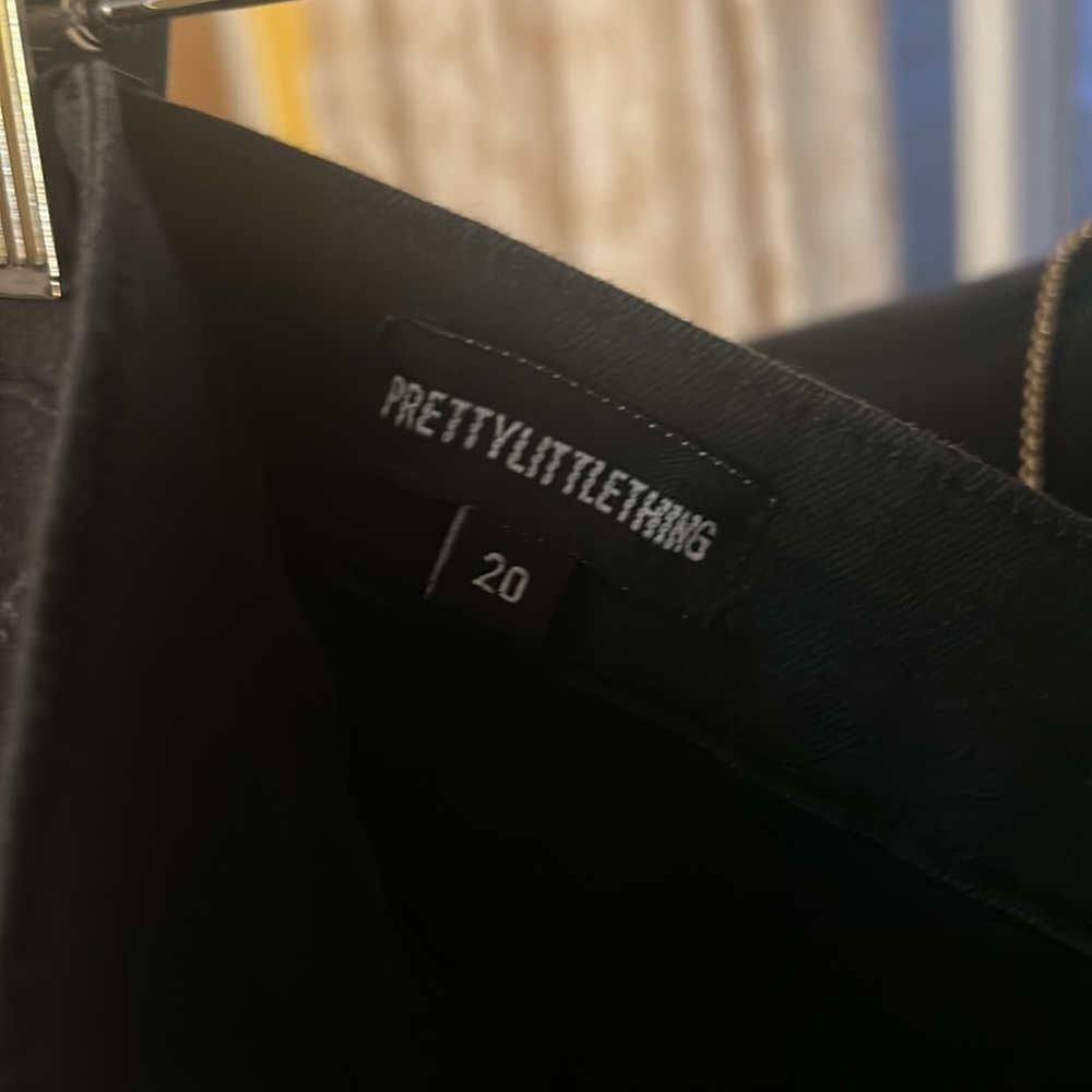 Pretty Little Things Black ripped mini Skirt - Picture 6 of 7